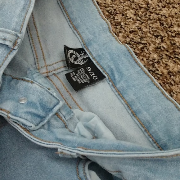 Jeans - Picture 3 of 4